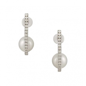 18k White Gold Diamond and Pearl Drop Earrings